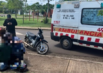 Una mujer y un menor herido, tras el despiste de una motocicleta