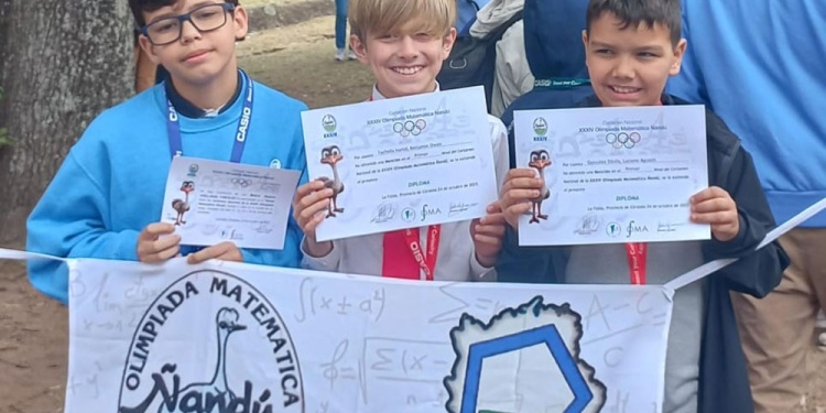 DELEGACIÓN. Agustín González Dávila, Benicio Avellanal Fabialdo y Benjamín Tachella Hartell fueron seleccionados para el nacional.