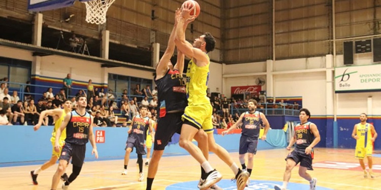 PARTIDAZO. Mitre se hizo fuerte fuera de casa y se mantiene en lo más alto.