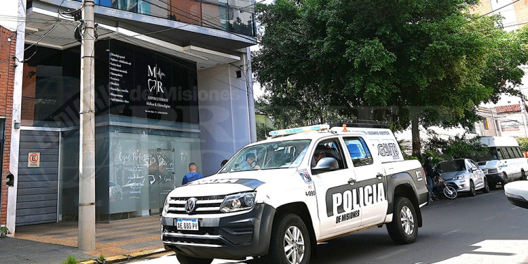 PATRULLEROS Y ALLANAMIENTO. A media mañana de ayer se desplegaron móviles con efectivos de la comisaría Primera.