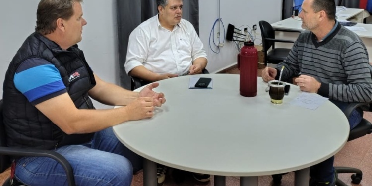 DETALLES. Autoridades municipales y de la AMPyNaR ya trabajan en la cita.