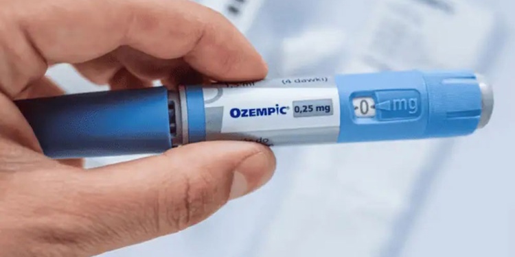 INYECTABLE. Cada pluma de la medicación sirve para un mes de tratamiento.