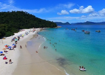 Cuánto cuesta viajar en octubre 2025 desde Misiones a las playas de Brasil en colectivo