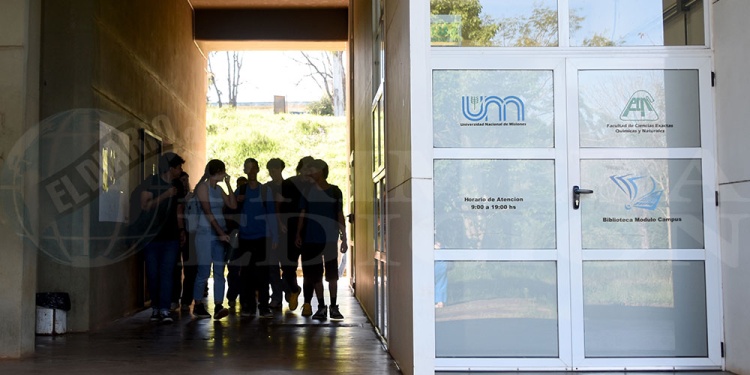 PASAR EL UMBRAL. Gastos, expectativas incumplidas y alta exigencia, entre los motivos para dejar la universidad.