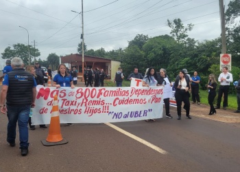 Taxistas de la Triple Frontera volvieron a marchar en Iguazú contra Uber