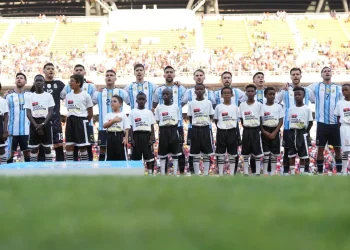 Argentina le ganó a Angola en el último partido del año