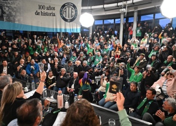 ATE convoca a un plenario federal contra la reforma laboral: “Si nos quedamos quietos, nos aplastan”