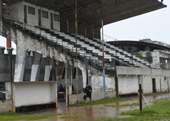 Mitre festejó en una jornada cargada de suspensiones