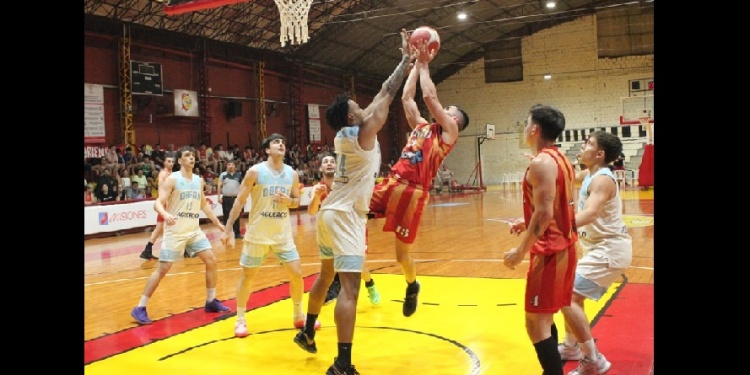 EN JUEGO. Tokio se hizo fuerte en casa y cerró la serie ante OTC.