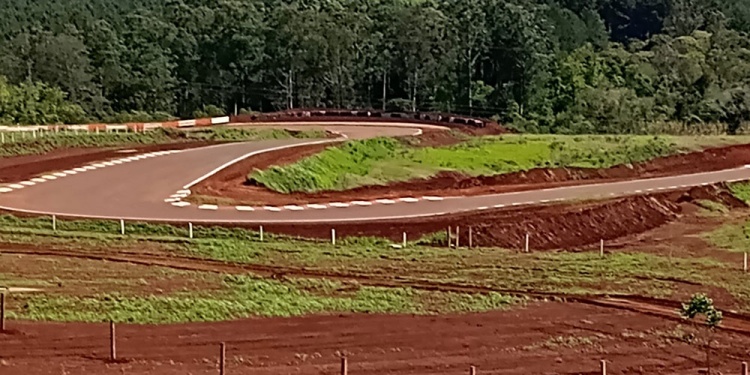 SE PONE A PUNTO. El autódromo de Eldorado agudiza tareas con el propósito de culminarlas en tiempo y forma.