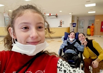 La familia de Enszo logró recaudar el costo del tratamiento en México