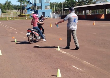 Abren inscripciones para la escuela de conducción de motos en Oberá