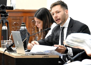 Juicio a los 6 policías: resta un testigo, el fiscal Glinka inicia los alegatos, el viernes sentencia