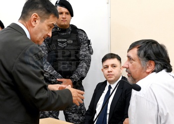 Primeros testigos confirmaron que hallaron a Núñez arriba de la víctima