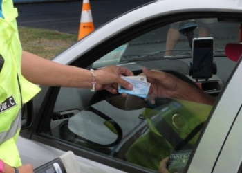 Detectan licencias de conducir “truchas” que se compran en redes sociales