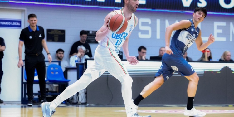 FIGURA. Bruno Sansimoni, con 15 tantos, fue uno de los emblemas en Oliva. Foto: Prensa LNB