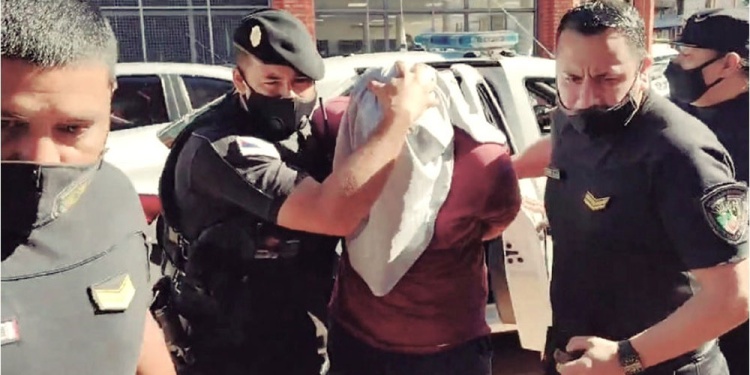 CUATRO AÑOS ANTES. Pedro Núñez conducido a ser indagado ante el juez Miguel Mattos el jueves 9 de diciembre de 2021.