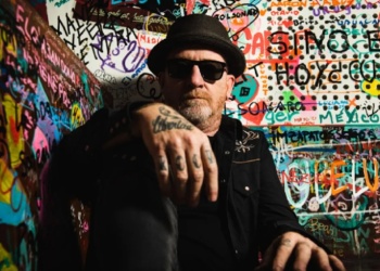 Rolo Sartorio inicia su camino solista con “1973”, un álbum íntimo y confesional