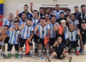 Con el misionero Antúnez, Argentina arrancó con goleada a Colombia