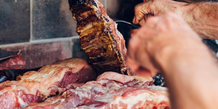 SUBA. El mercado ganadero se recalienta y los analistas anticipan un ajuste inminente, con señales que preocupan a los consumidores.