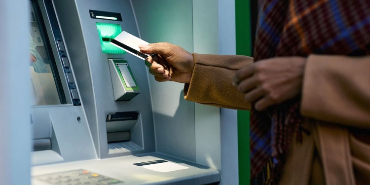 Con la nueva medida muchas personas podrían llegar al cajero y toparse con sus cuentas vacías.
