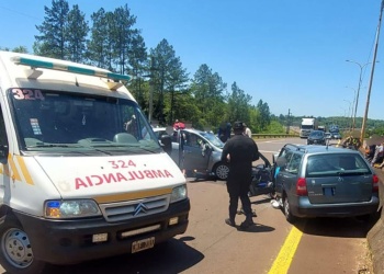 Cinco heridos de consideración tras choque frontal en la ruta nacional 12