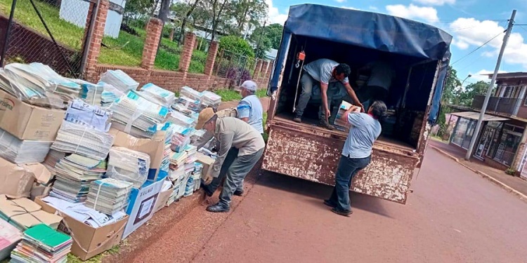 FUERTE POTENCIAL. “Si la provincia reciclara el 100% del papel en desuso avanzaría fuerte en el cuidado de sus bienes ambientales y a la vez obtendría recursos económicos y sociales fuertemente significativos”, aseguró Santa Cruz.
