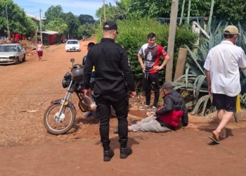 Motociclista evitó atropellar a un perro, cayó y sufrió una fractura
