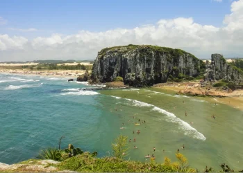 Cerca de Misiones: tres destinos costeros en Brasil ideales para los que buscan verano y mar