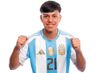 Debut mundialista de ensueño para Facu Jainikoski: marcó un gol y asistió en el triunfo argentino