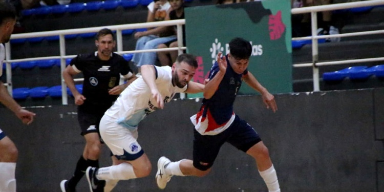VERDUGO. Posadas cayó a última hora del jueves ante Bariloche, por 6-3. (Gentileza Solo Futsal)