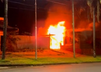 Un bar cerrado ardió anoche en Posadas: bomberos evitaron daños mayores