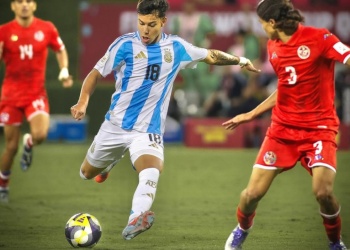 Jainikoski va por más goles ante Fiyi