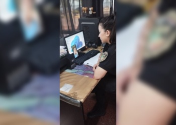 Ubican a joven desaparecida gracias a una policía intérprete de lengua de señas