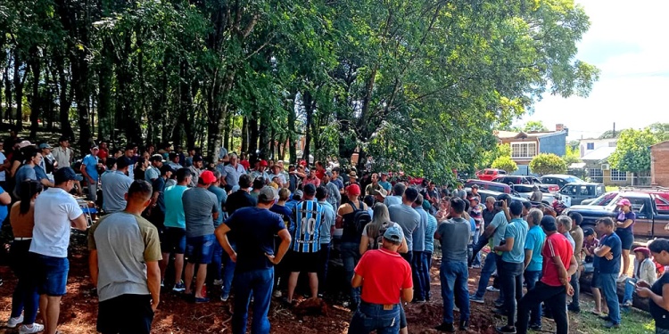 MALESTAR. Alrededor de 320 productores se reunieron en San Vicente.