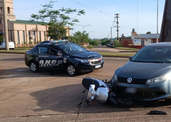 Motociclista resultó herida tras chocar con un auto en Posadas