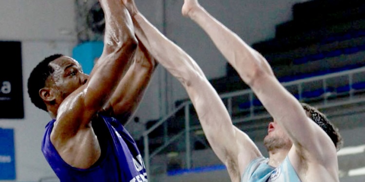 ENTRENAMIENTO. El conjunto obereño tuvo varios días para ajustar detalles.