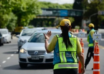 Vacaciones 2026: qué documentos son indispensables para viajar seguro y cuáles infracciones pueden terminar en multas