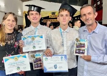 Richard, Alan y un egreso inolvidable en el CEP 8 de Oberá