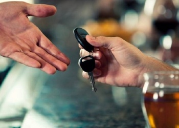 Jurídicos de Primera: Jóvenes y alcohol al volante: la cultura nocturna que desafía las políticas viales