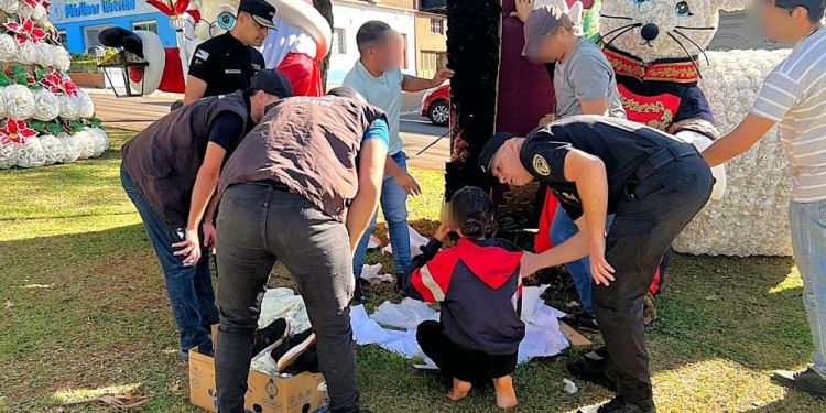A SALVO. La menor fue hallada el lunes 8 de diciembre dormida adentro del adorno alegórico a la celebración tradicional.