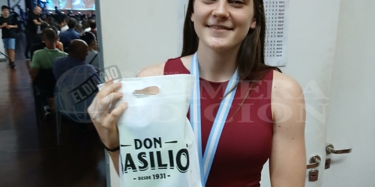 DESTACADA. Adelina Stevenson es subcampeona nacional de gimnasia.