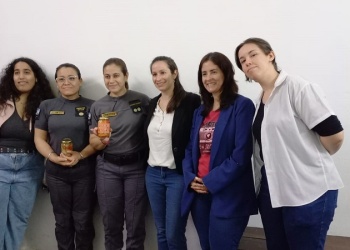 Exactas en comunidad: Enseñan técnicas de alimentos a internas y agentes penitenciarios