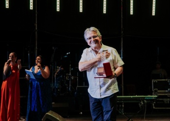 Cacho Bernal, pulso del litoral que atraviesa generaciones