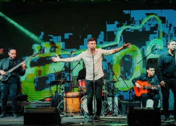 El grupo Ekos cierra el año con show en la Fiesta de la Navidad