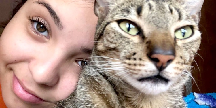 MASCOTERA. Teo era la debilidad de Fiorela y, ahora, es el compañero fiel de su mamá. (Foto: Gentileza Cristian Schuster)