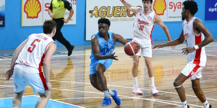 AL FRENTE. “Estamos listos para estos dos partidos”, dijo Quiroga en la previa.