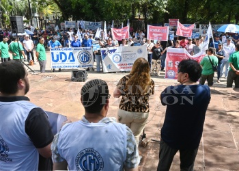 Marcha contra la reforma laboral: “Javier Milei llegó para colonizar a la Argentina”