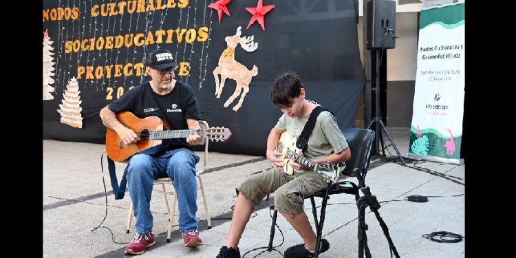 CREATIVIDAD COMUNITARIA. Este fin de semana finalizó el ciclo de talleres con exhibición de talleres artísticos y muestras.