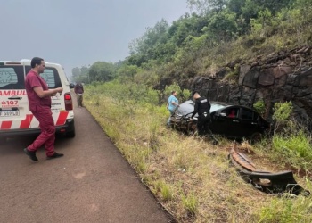 Santa Ana: perdió el control del auto e impactó contra un paredón de piedra